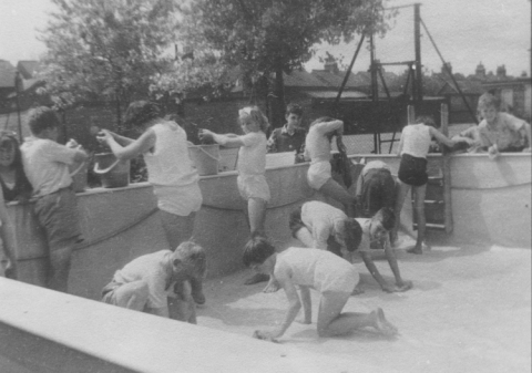 Quaker Lane Swimming Pool